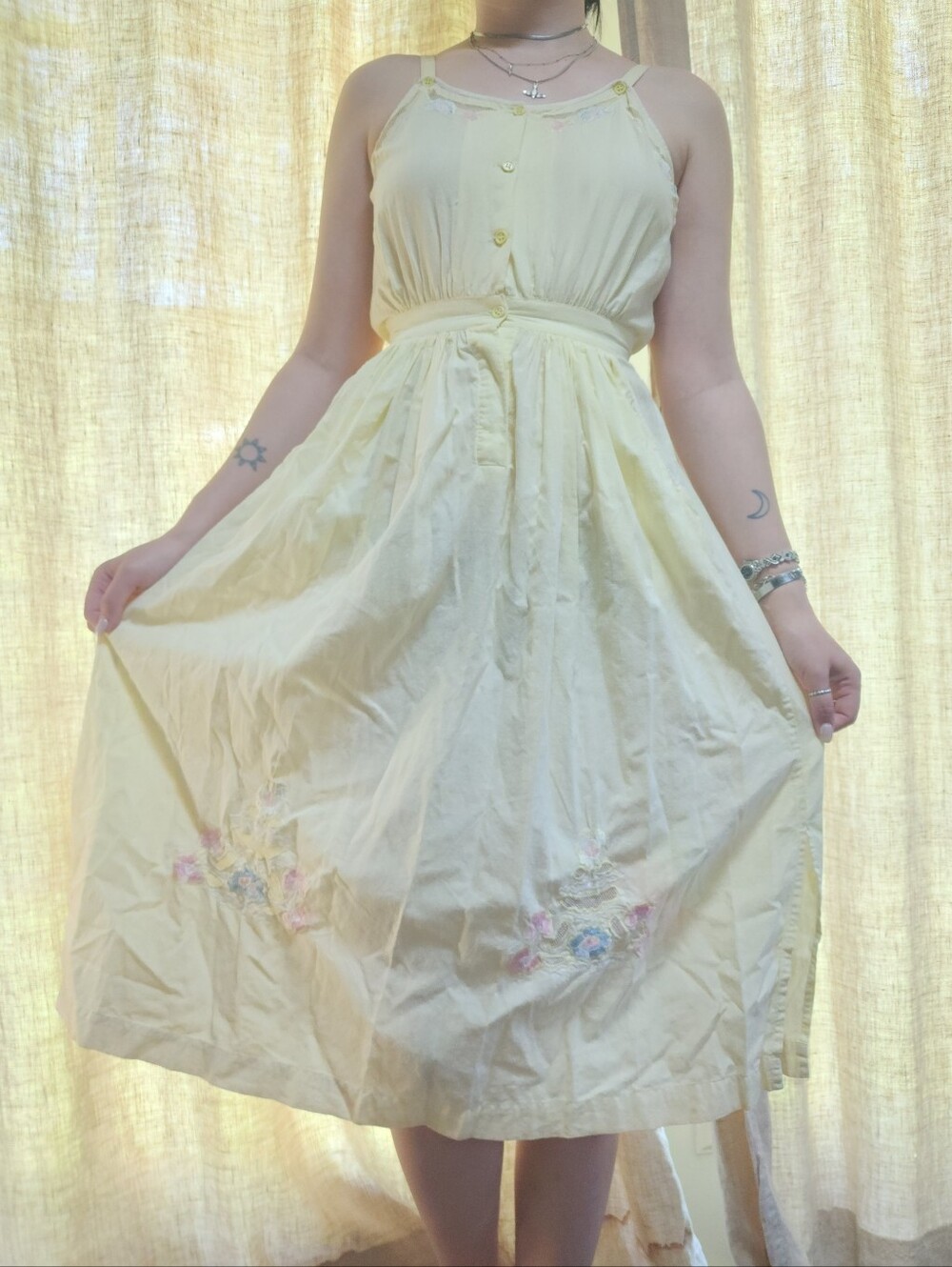 Gorgeous Vintage Dress - Picture 4 of 9